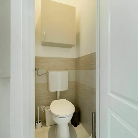 Apartment Bpm-little Nest In *